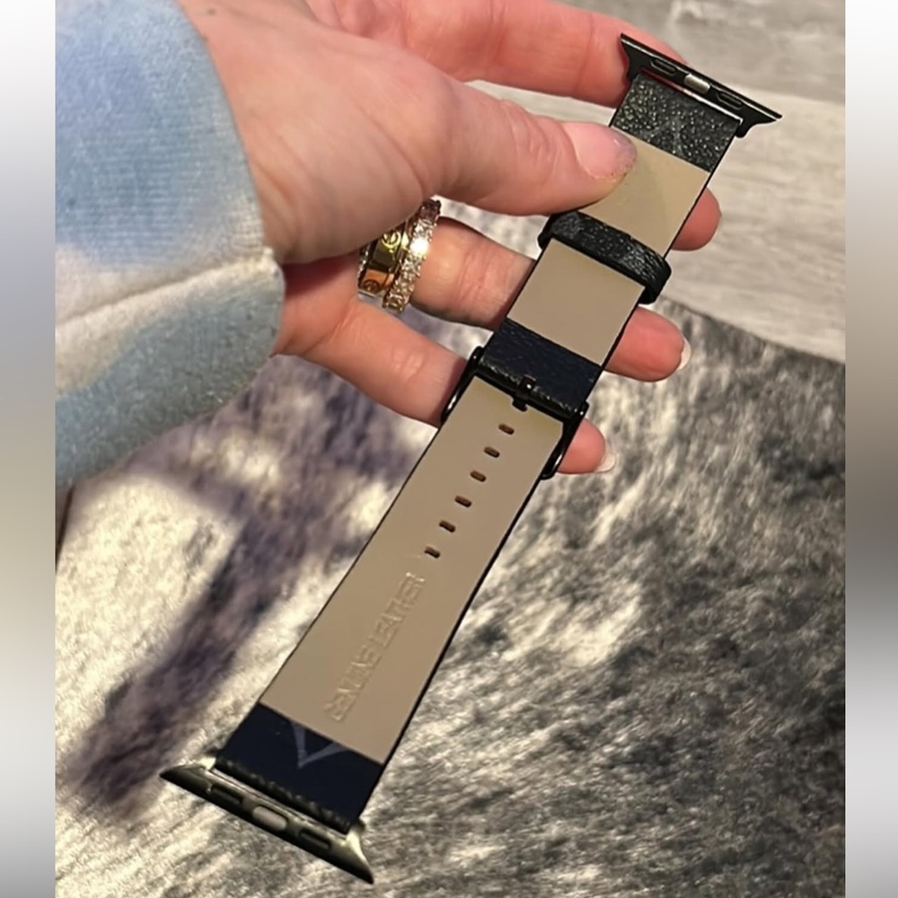 🖤LV•Black Monogram Apple Watch Band🖤 - Picture 6 of 6